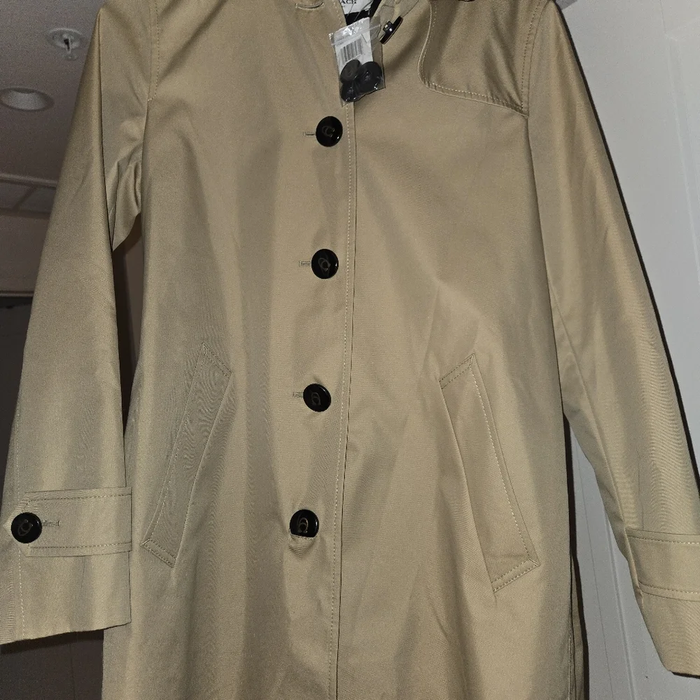 Authentic Women's COACH Trench Coat - Size 6 (khaki Color) - Picture 2 of 4